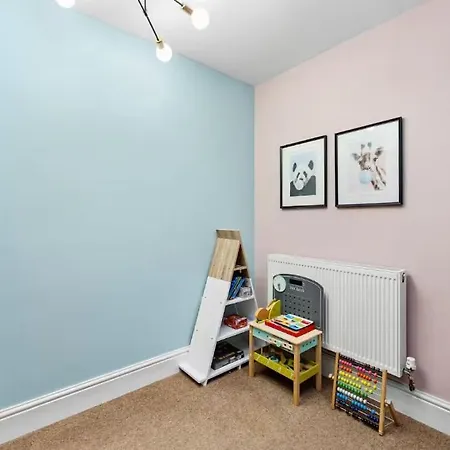 Escape - 7br, Hot Tub & Parking