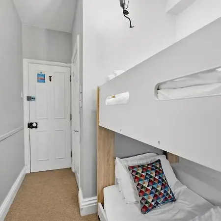 Escape - 7br, Hot Tub & Parking Robin Hood's Bay