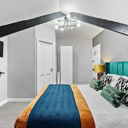 Escape - 7br, Hot Tub & Parking * Robin Hood's Bay