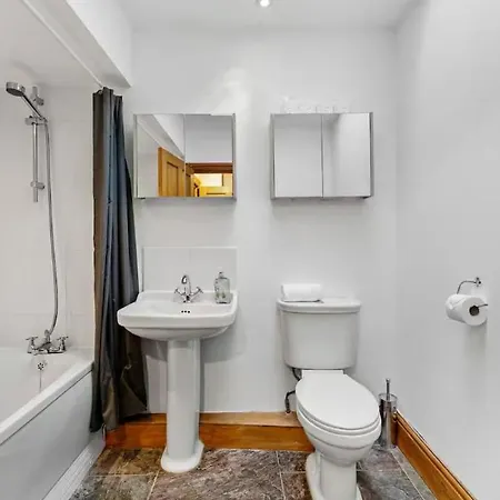 Escape - 7br, Hot Tub & Parking Robin Hood's Bay