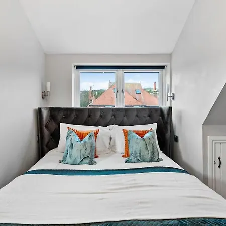 Escape - 7br, Hot Tub & Parking Robin Hood's Bay