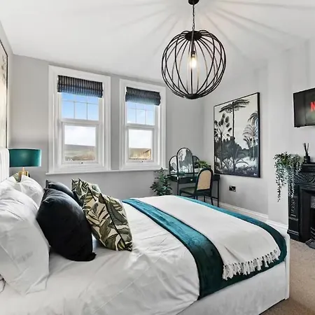 Escape - 7br, Hot Tub & Parking Robin Hood's Bay