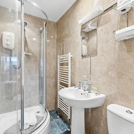 Escape - 7br, Hot Tub & Parking Сasa de vacaciones