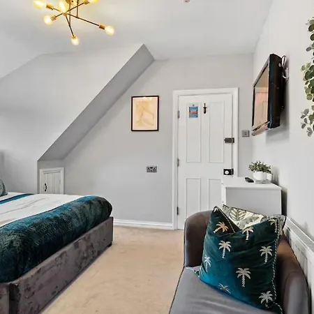 Escape - 7br, Hot Tub & Parking * Robin Hood's Bay