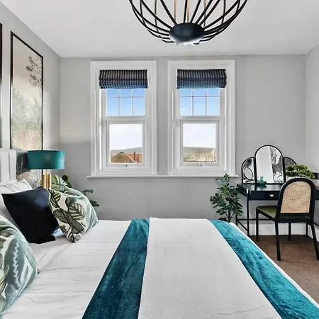 Escape - 7br, Hot Tub & Parking Robin Hood's Bay